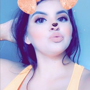 Meet your Posher, Gabriela